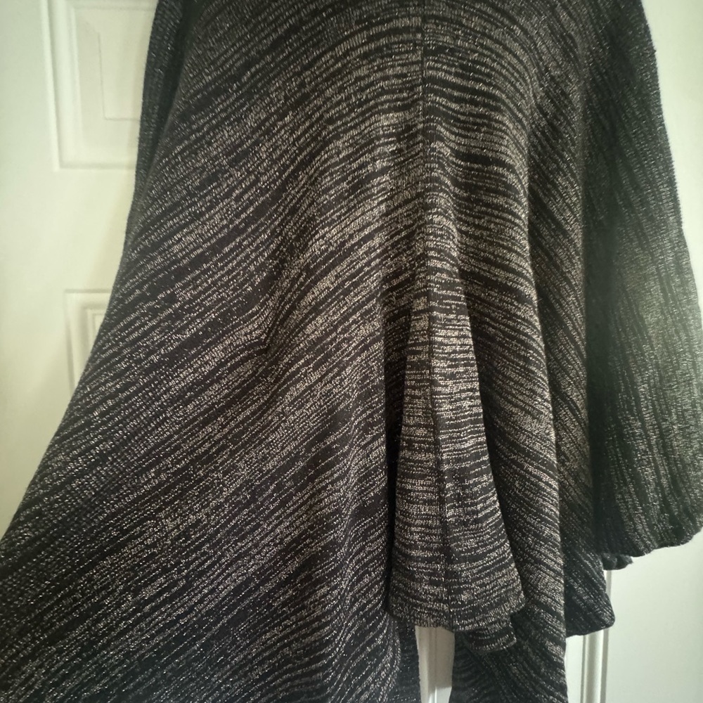 Elegant Black Women's Sweater - Picture 6 of 7